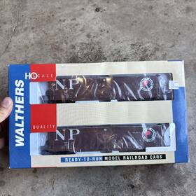 932-23563 Walthers Ho Scale Northern Pacific 60ft Single Door Boxcar Nib