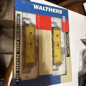 932-240453 Walthers Ho Platinum Line International Bay Window Caboose 2 Pk. C5