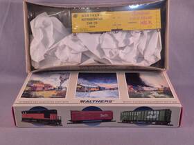 932-2482 Walthers Ho Northern Refrigerator Car Co. Bordens 40ft Express Dairy Reefer Nip
