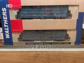 932-27022 Walthers Ho Bennett Lumber Thrall Door Box Car #141 And #174 2-pack