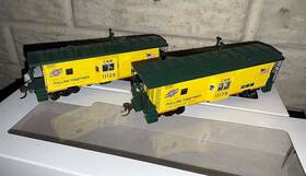 932-27623 Walthers Nib C&nw Bay Window Caboose 2 Pack Ho Scale 1 87 Chicago North Western