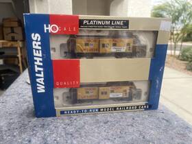 932-27624 Walthers Ho Union Pacific 2-pk Safety Slogan Bay Window Cabooses