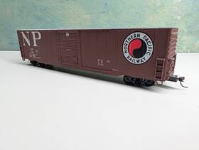 Walthers 932-3563 Ho Scale 60ft Ps Auto Box Car Northern Pacific Np #1302 Read