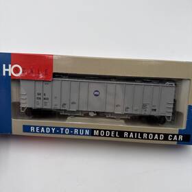 932-3694 Walthers Ho Scale Soo Line 50ft Airslide Covered Hopper #109803 In Box 932-3694 Walthers Ho Scale Soo Line 50ft Airslide Covered Hopper #109803 In Box