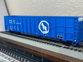 Walthers 932-4064 Great Northern Big Sky Blue - Wood Chip Gondola Inch Rocky Ho Scale Gold Series New