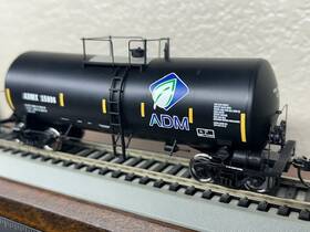932-41351 Walthers Adm Inch Leaf Logo 16k Funnel Flow Liquids Tank Car Ho Scale Gold Series New
