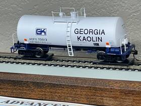 932-41373 Walthers Georgia Kaolin Clays Utlx 16k Funnel Flow Tank Car Ho Scale Inch Platinum Rtr New