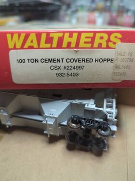 Walthers 932-5403 Csx 100 Ton Cement Hopper Car #224997 With Weathered Trucks