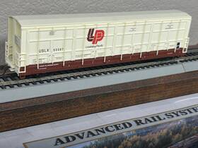 932-7025 Walthers Louisiana Pacific / 56ft Thrall All-door Enclosed Lumber Boxcar - Ho Scale New