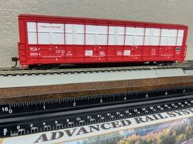 932-7030 Walthers Thrall Demonstrator / 56ft All-door Enclosed Boxcar - Ho Scale Gold New