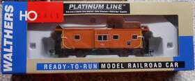 932-7632 Walthers Platinum Ho International Bay Window Caboose - Milwaukee Road #992229