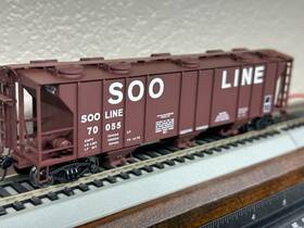932-7956 Walthers Soo Line / Wc Ps2 3-bay 2893 Cu Ft Covered Hopper -ho Scale Gold New