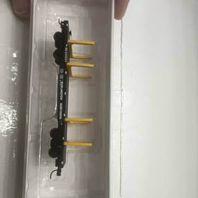 Walthers 932-8858 N Scale Burlington Northern Logging Flat Car Black/yellow