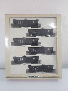 932-944 Walthers Ps-3 Rib Side Twin Hoppers Erie 6-pack