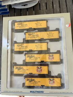 932-959 Walthers Ho Ice Reefers 6 Pack Miller Brewing Company Trains Year 2000