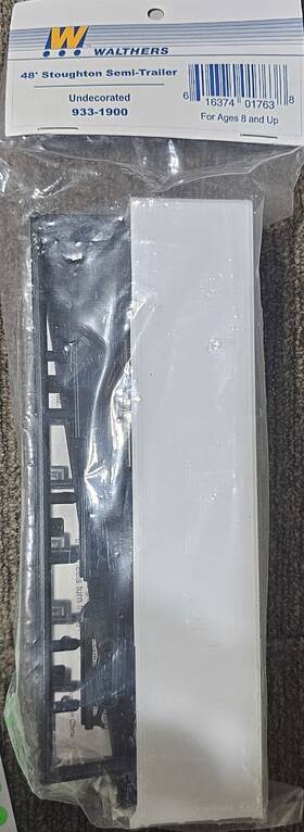 Walthers 933-1900 Ho Scale Stoughton Trailer Unassembled Kit Undecorated White