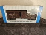 Ho Scale Bachmann Silver Series 18502, 40' Stock Car Santa Fe With Box. Fixed Price $13.45.