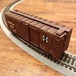 Ho Bachmann Silver 40' Stock Car Santa Fe #18502. Fixed Price $7.20.
