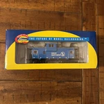Athearn 75202 Ho Rtr Wide Vision Caboose, Gn/sky Blue. Fixed Price $20.00.