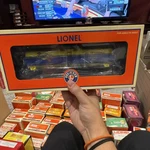 Lionel Sunoco Single Dome Tank Car Gauge Yellow Blue 6-29611 Die-cast Metal. Fixed Price $99.00.