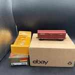 Scale Roundhouse 84205 Cgw Chicago Great Western 36' Stock Car #8457. Fixed Price $18.00.