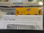 Walthers C&nw 100T Cement Covered Hopper #932-5404. Fixed Price $9.95.