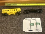 Lionel Gauge 9022 Flat Car 9018 Hopper Vintage Train Station Lights Signs. Fixed Price $23.00.