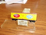Micro-trains 47990 N-scale Kadee 1946-1976 Reefer #1976. Fixed Price $19.50.