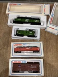 Lionel Ho Scale Burlington Northern Diesel Locomotive #181 Caboose 98601 Boxcar. Fixed Price $65.00.