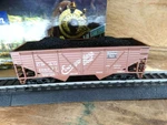 Athearn 32' Burlington Route 194377 Composite-side Train Hopper W/ Coal Load. Fixed Price $12.00.