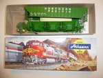 Athearn Train Covered Hopper Car Kit, Northern Pacific, W/ Kadee Couplers New. Fixed Price $18.99.