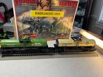 Lionel-british Columbia & Pure Oil Single Dome Tank Cars L2026. Fixed Price $23.10.