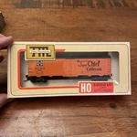 Ho Scale Train Miniature Santa Fe Super Chief California 35041 Boxcar. Fixed Price $9.60.