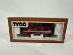 Tyco Caboose 689 Scale 40 8-WHEEL General Purpose With Original Box. Fixed Price $14.24.