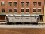 Walthers 932-7953 Great Northern PS-2 2893 Cu Ft Covered Hopper #71957 In. Fixed Price $17.00.
