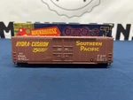 Roundhouse Southern Pacific #675056 Hi-cube Plug Door Box Car 1766. Fixed Price $19.99.