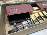 Athearn Ho Scale 50 Ft Single Door Box Car Kit Santa Fe Cheif Atsf #11074. Fixed Price $10.00.