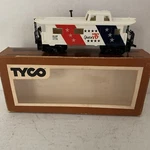 Tyco Spirit Of '76 8 Wheel Caboose Ho Scale Model Box.. Fixed Price $14.47.