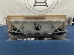 Jersey Central #713 4-BAY Covered Hopper Car RMT-96326 *read*. Fixed Price $29.99.
