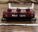 Scale Life Like 7766 Mobil Gas Oil 40' Triple Dome Beer Can Tank Car Wsrx #238. Fixed Price $7.50.