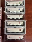 Set Of 6 - Scaletrains Bnsf "heritage" Trinity 5188CF Hoppers: Rivet Counter. Fixed Price $450.00.