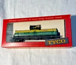 Tyco Ho Scale Dupont Chemical Tank Car Dupx 6046 T324B Green Yellow 1960S W/box. Fixed Price $45.00.