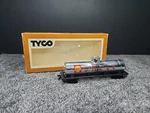 Vintage Ho Scale Tyco Shell Single Dome Tank Car 367-C. Fixed Price $9.45.