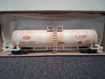 New Athearn Ho 30K Gallon Tank Car ( Dupont Ti - Pure ) ... Fully Weathered !!. Fixed Price $65.00.