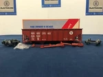 Weaver Pennsylvania (oxide Red) #412643 36' 2-BAY Ribbed Coal Hopper Kit 2099. Fixed Price $29.99.