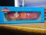 Athearn Roundhouse Ho-scale Santa Fe 50'PD Smooth Side Box Car. Fixed Price $18.99.
