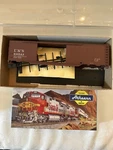 Athearn Ho Louisville & Nashville 50 Double Door Box Car #99543. Fixed Price $18.95.