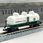 Life-like Scale 7765 Union Carbide 3 Dome Chemical Tank. Fixed Price $8.99.