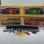 Vintage Ho Scale Life-like Train 8505, 8542, 8530, 8502, Caboose/boxcars +tracks. Fixed Price $44.95.