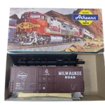 Athearn 1963 Ho Scale Milwaukee Road 40 Ft Hi-cube Boxcar #4633 Ready To Run. Fixed Price $19.96.